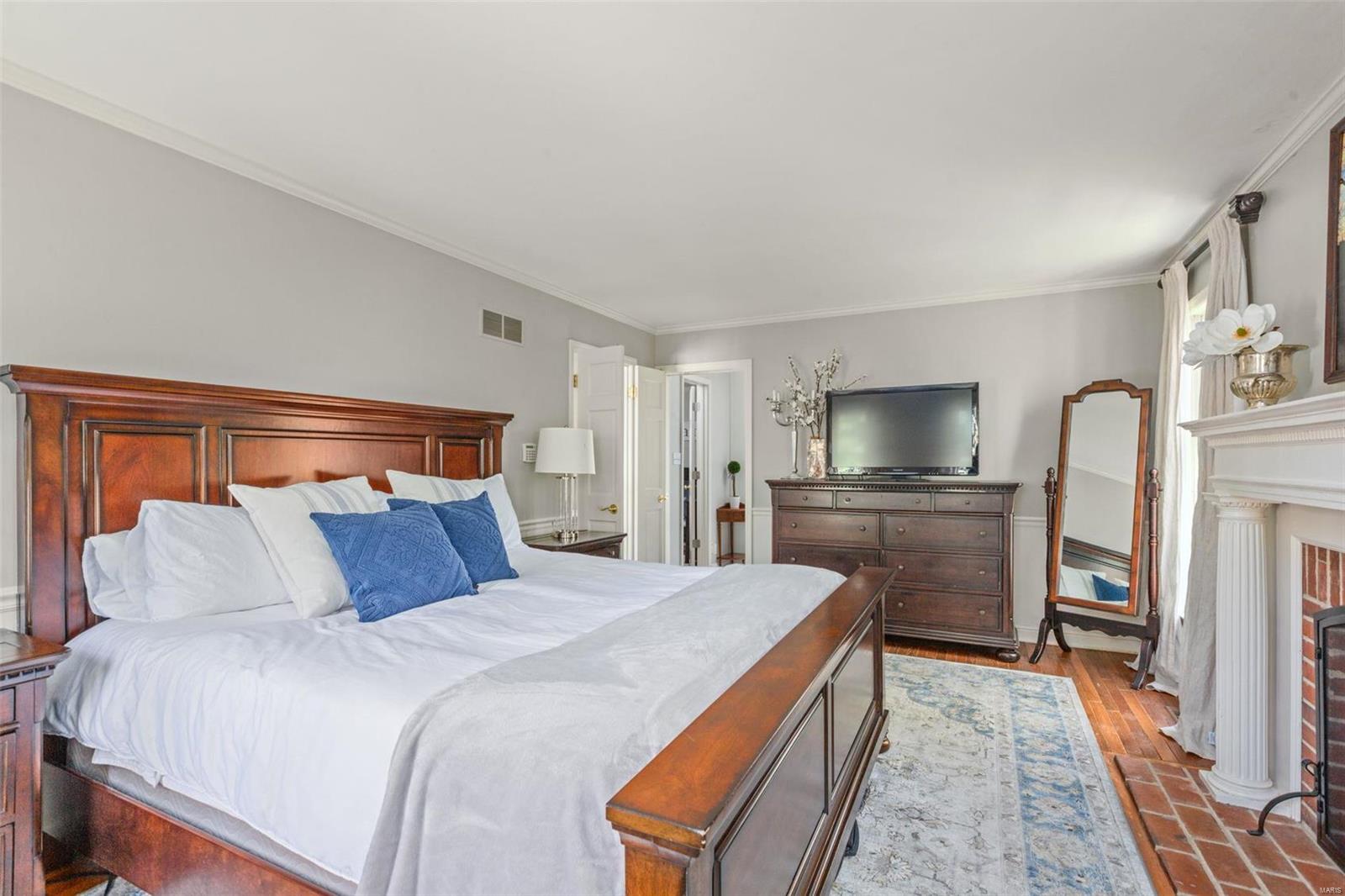 9754 Old Warson Road Ladue, MO 63124 - Photo 25 of 40