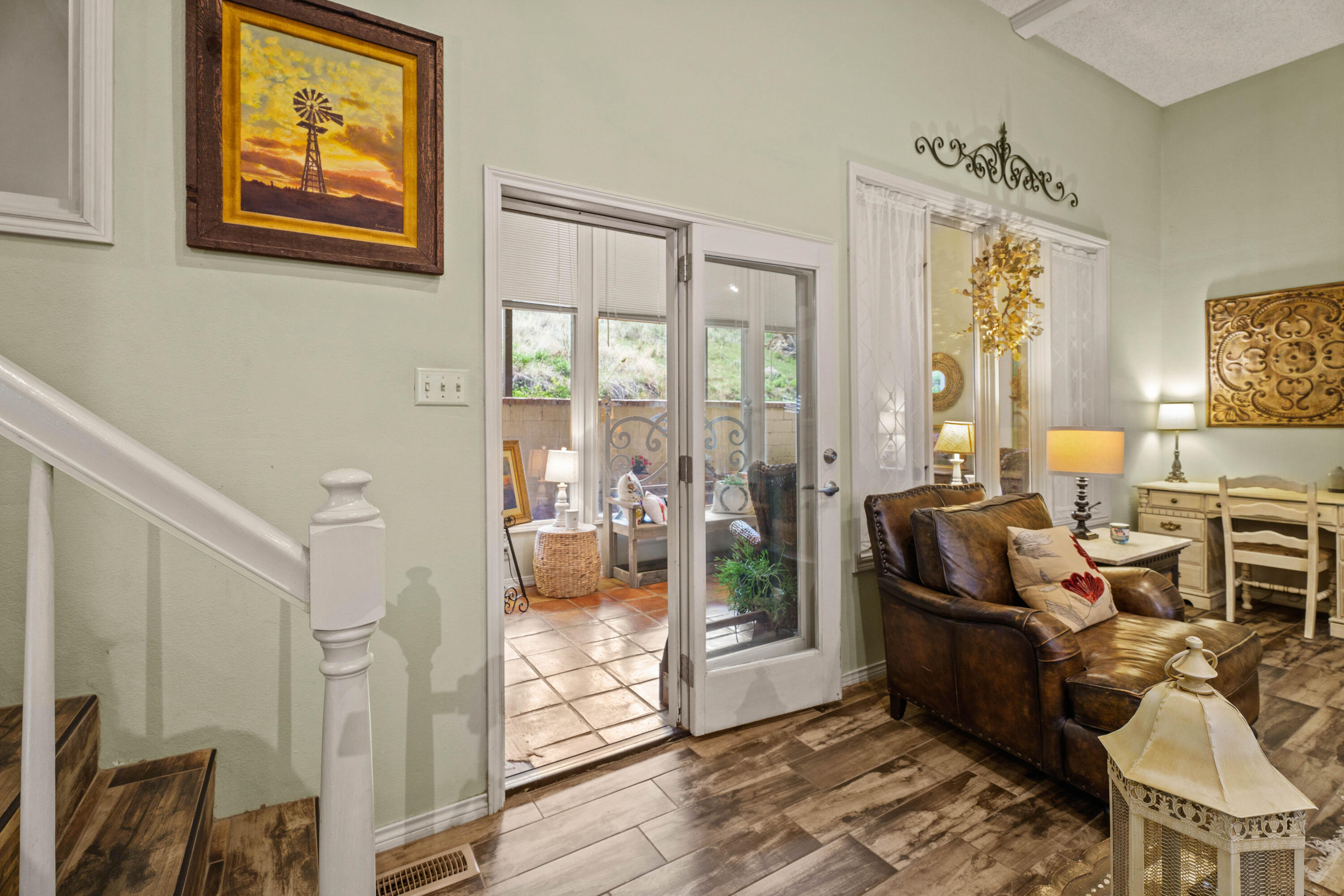47 South Lake Shore Drive Ransom Canyon, TX 79366 - Photo 12 of 33 a living room with furniture