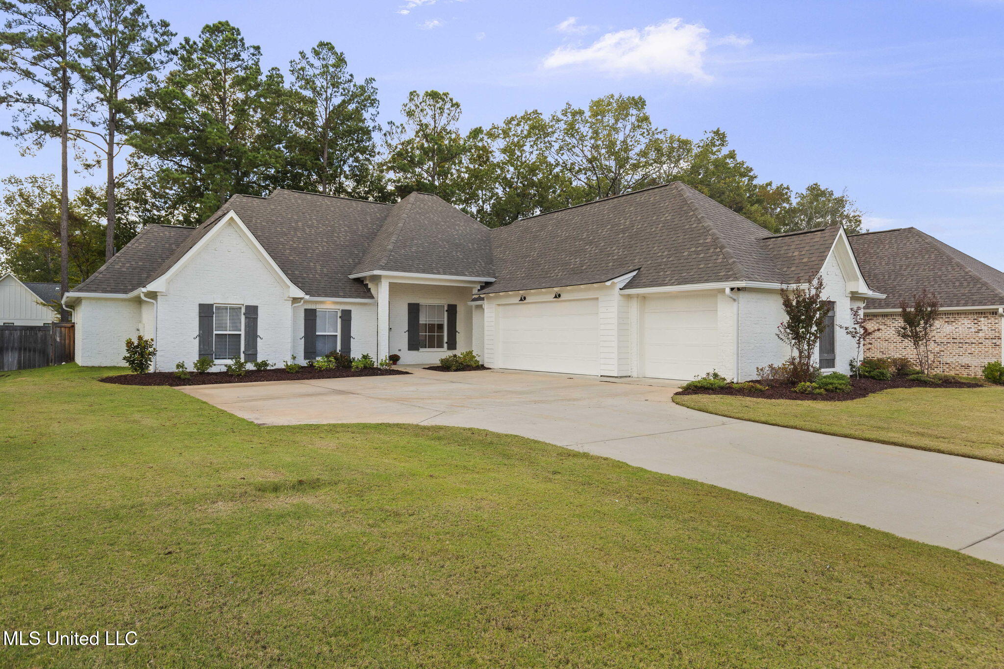 433 Crossvine Place Madison, MS 39110 - Photo 47 of 51 3 Car Garage
