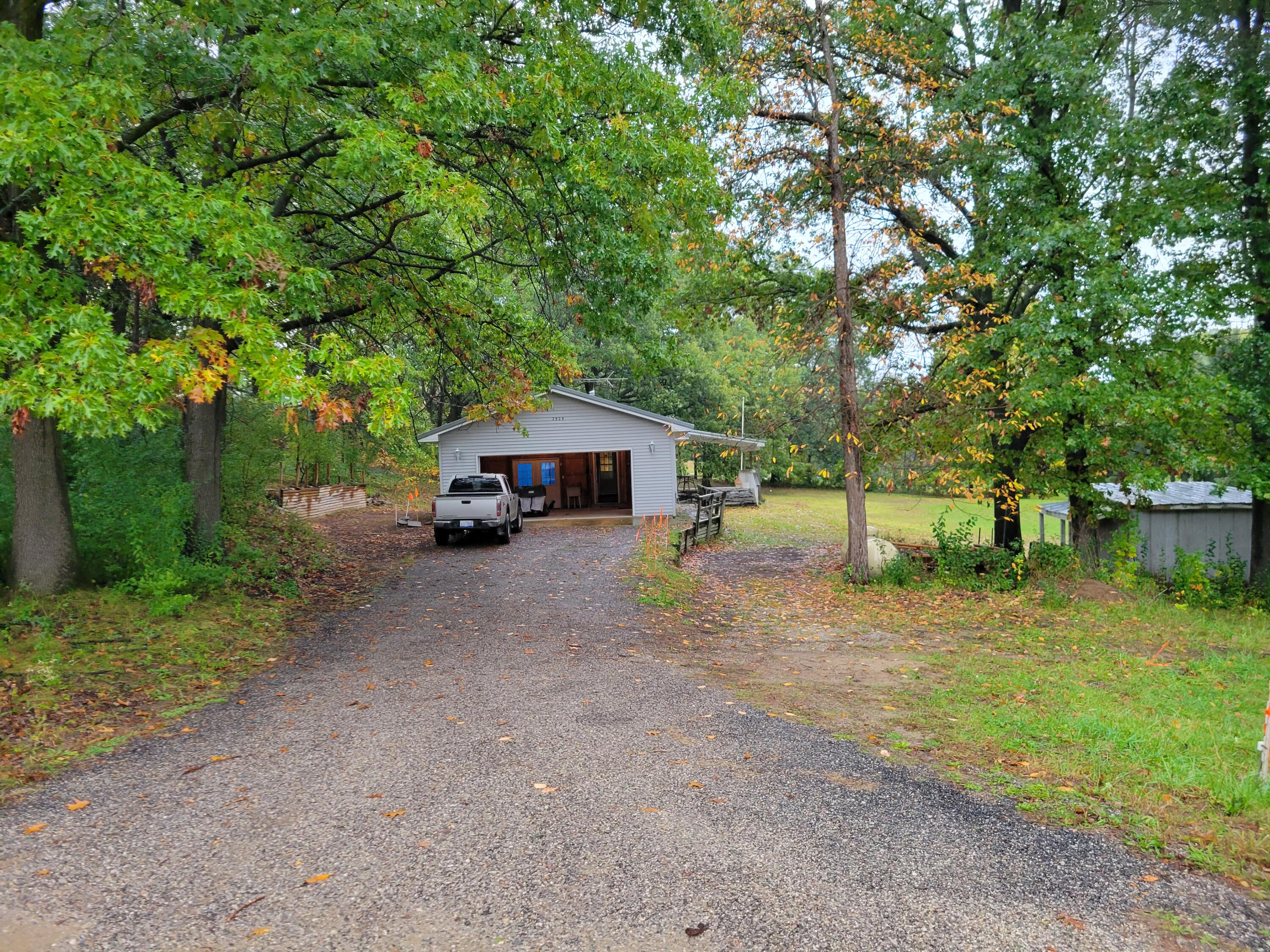 2929 Lee Road Saranac, MI 48881 - Photo 3 of 25 20231013_105115