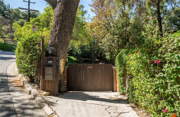 $13,000 | 3791 Multiview Drive, Los Angeles, CA 90068