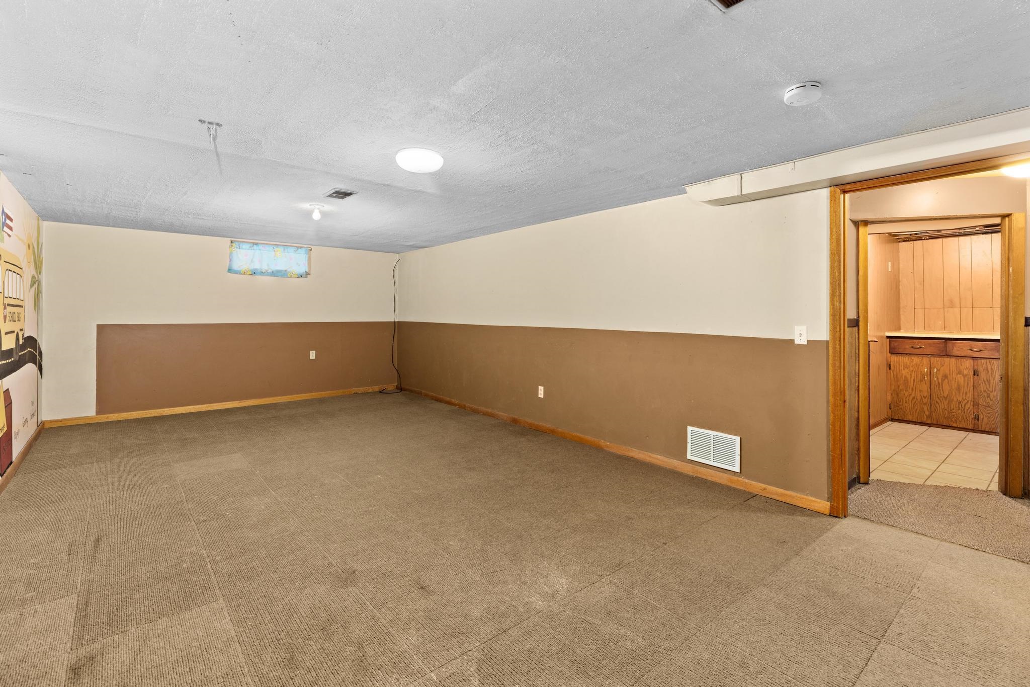 643 Michael Road Newton, KS 67114 - Photo 18 of 36