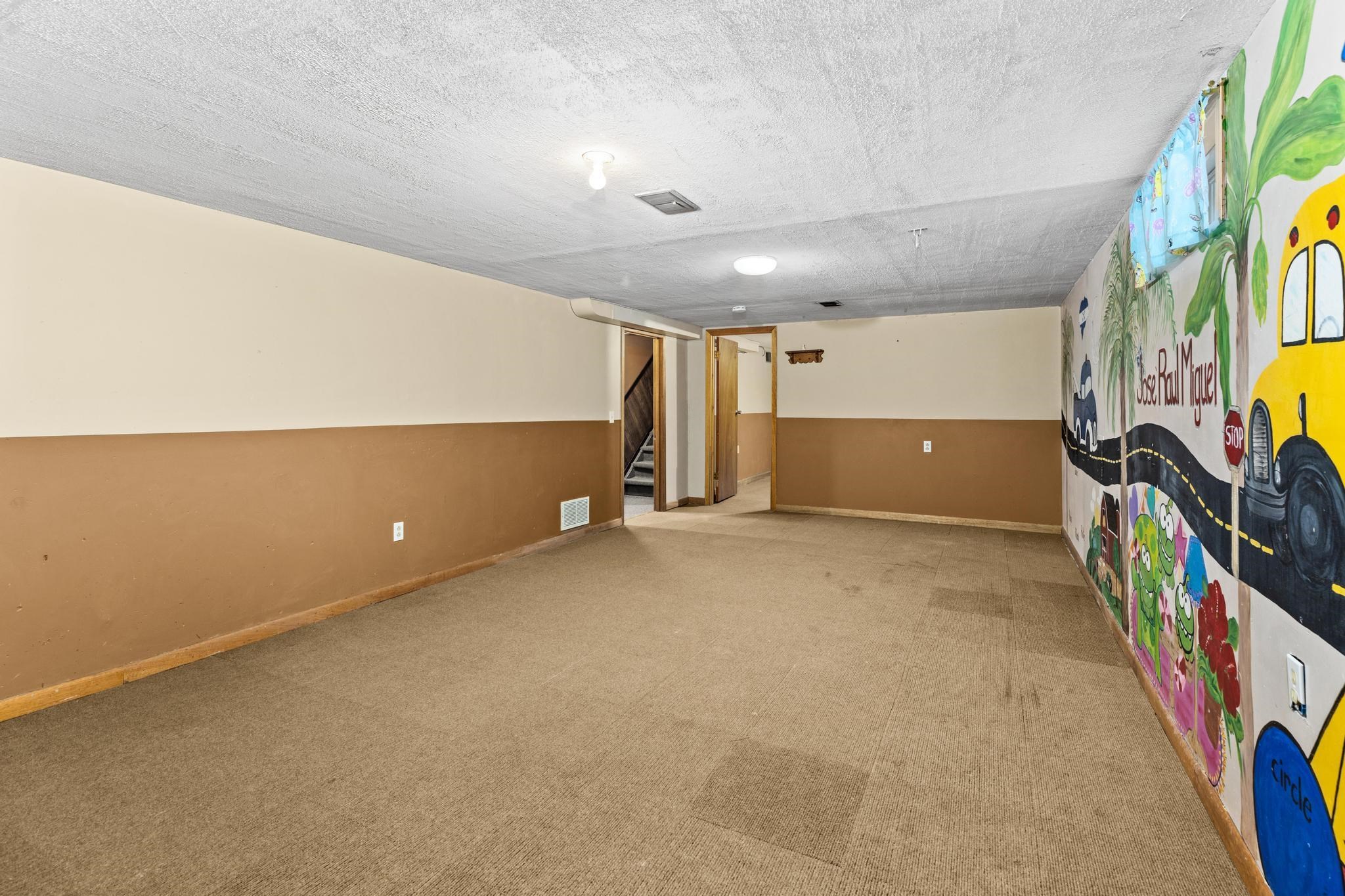 643 Michael Road Newton, KS 67114 - Photo 19 of 36