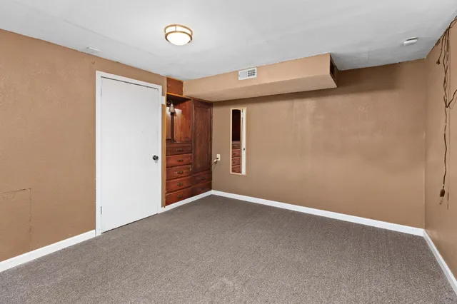 $167,000 | 643 Michael Road, Newton, KS 67114