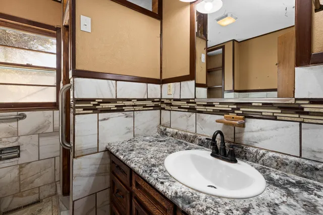 $167,000 | 643 Michael Road, Newton, KS 67114