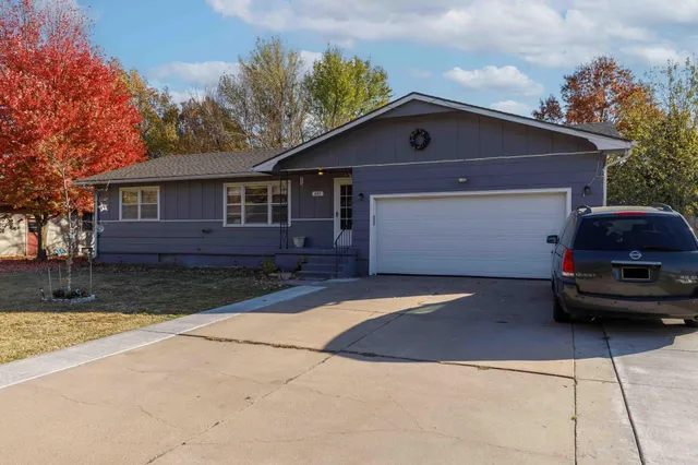 $167,000 | 643 Michael Road, Newton, KS 67114