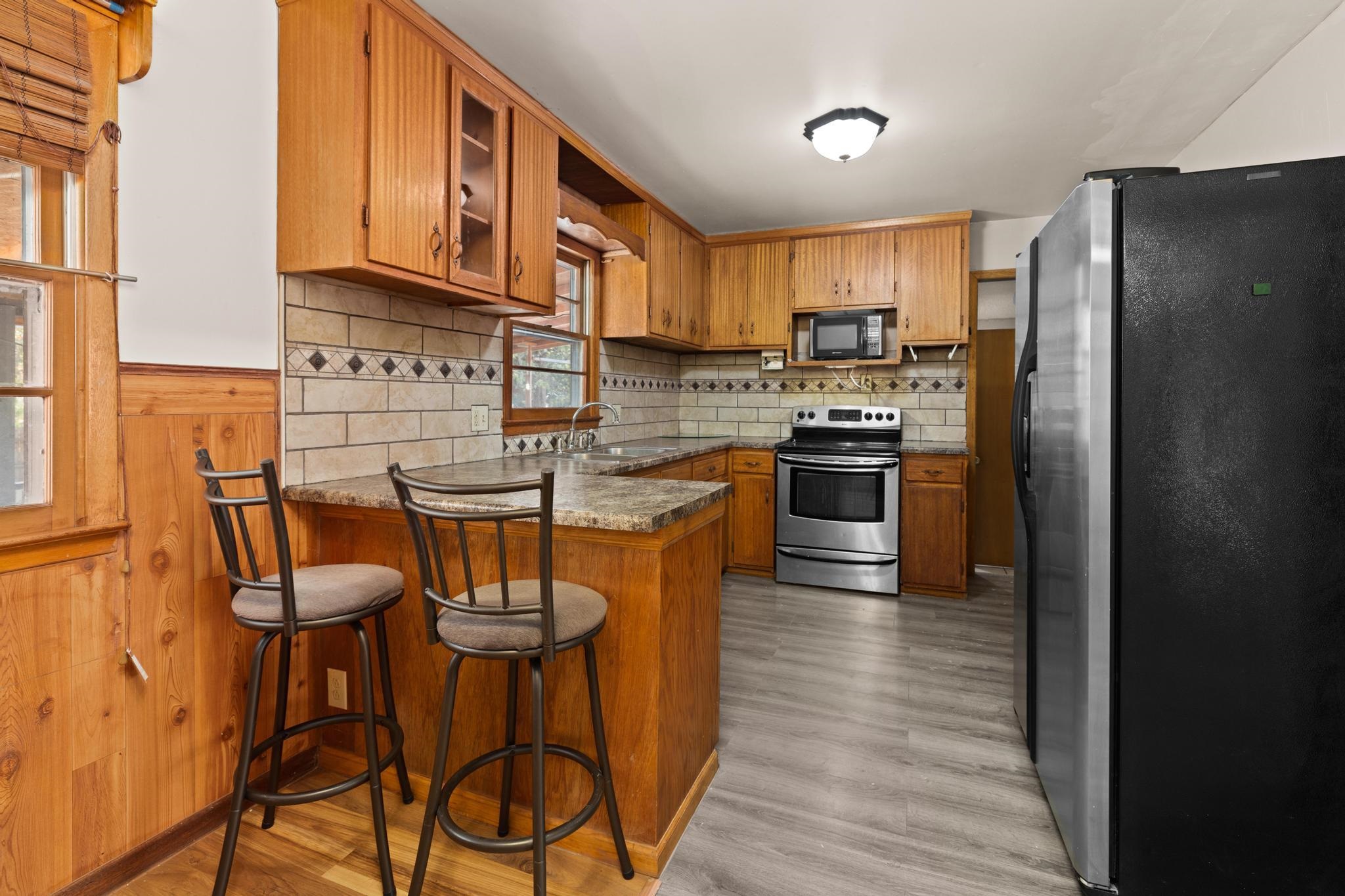 643 Michael Road Newton, KS 67114 - Photo 5 of 36