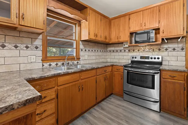 $167,000 | 643 Michael Road, Newton, KS 67114