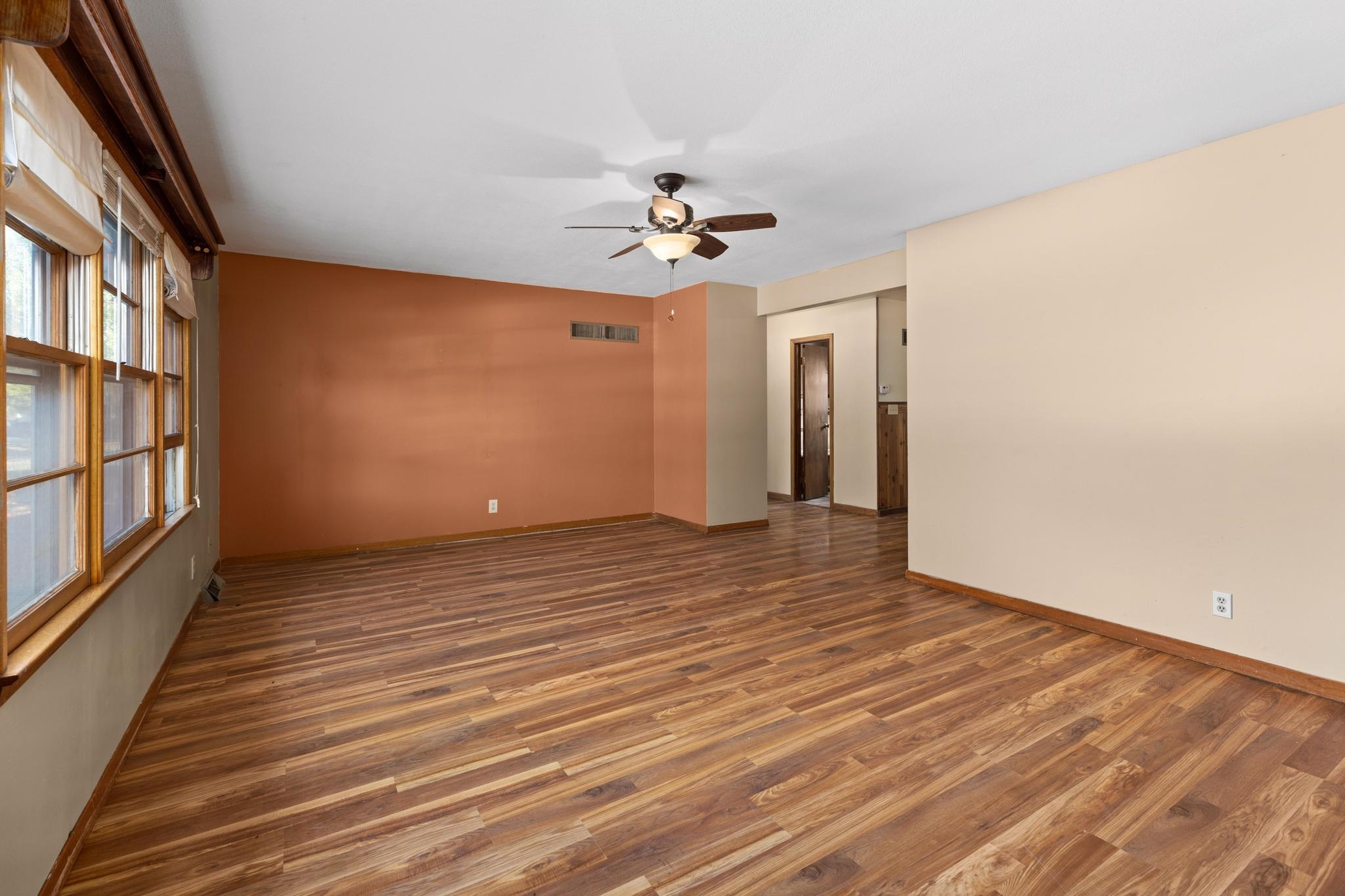 643 Michael Road Newton, KS 67114 - Photo 8 of 36