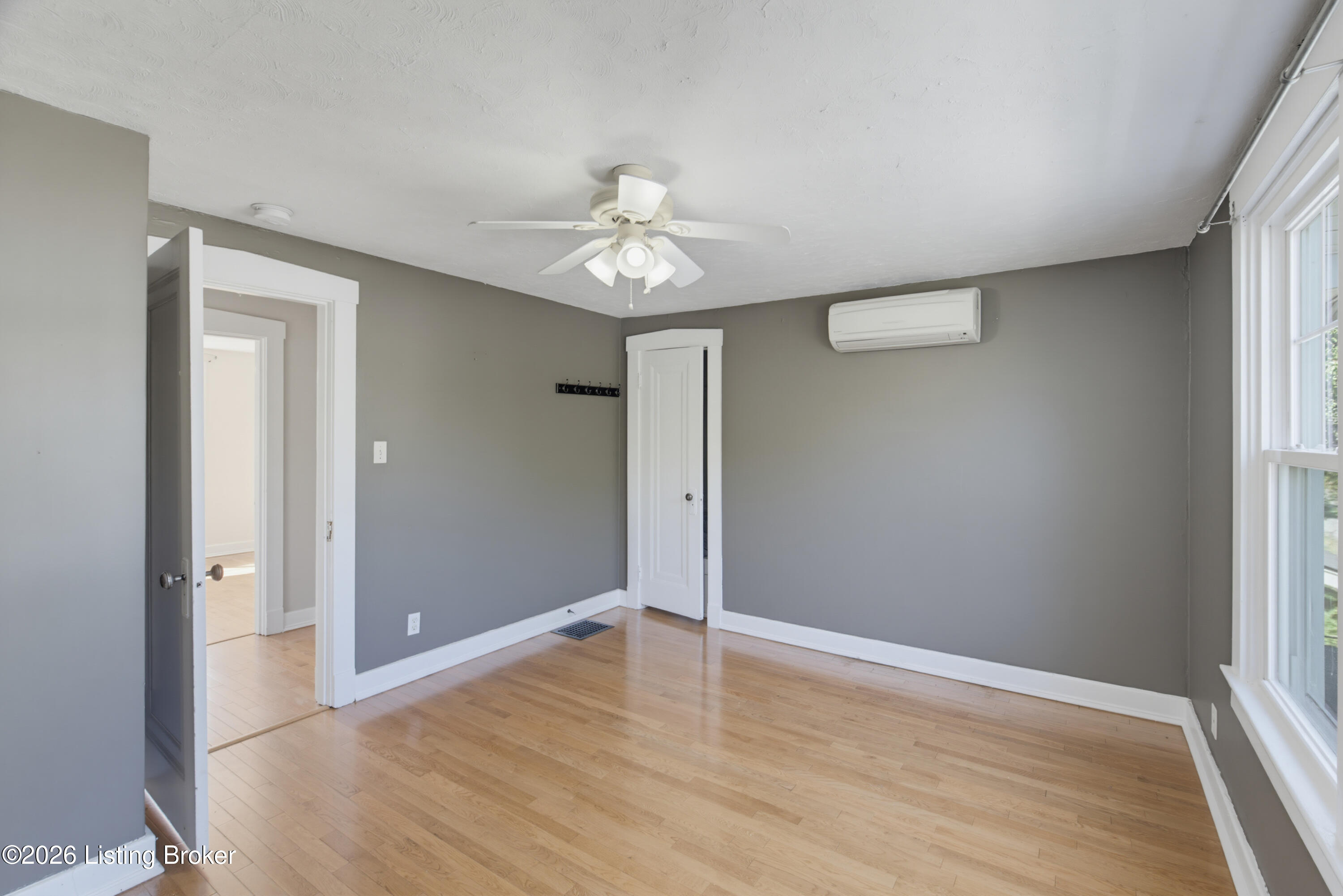 302 Iola Road Louisville, KY 40207 - Photo 29 of 36 Second Floor Front Bedroom