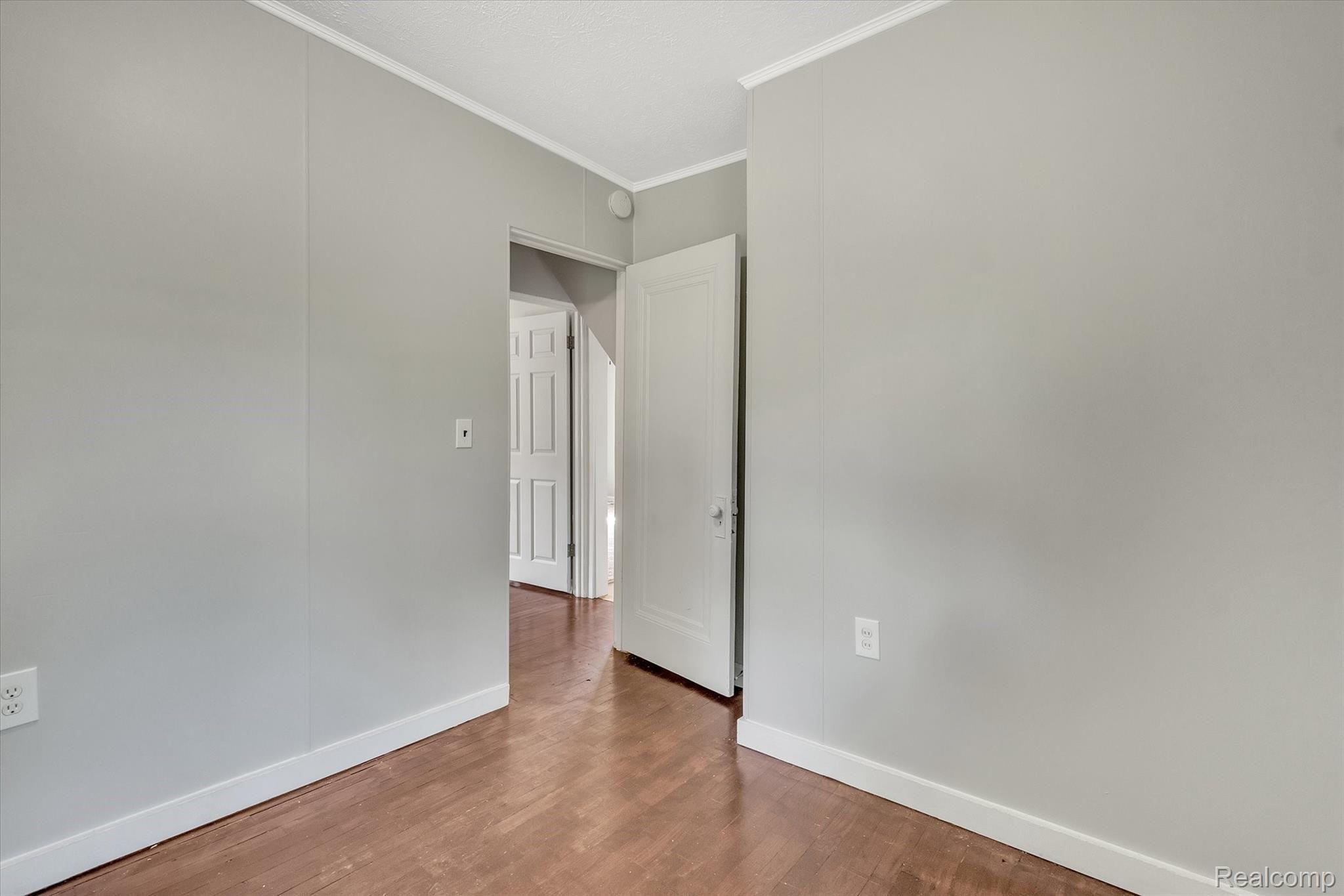 537 Armstrong Road Lansing, MI 48911 - Photo 13 of 27 18-537-Armstrong-Rd-WindowStill-Real-Estate-Photography-16.jpg