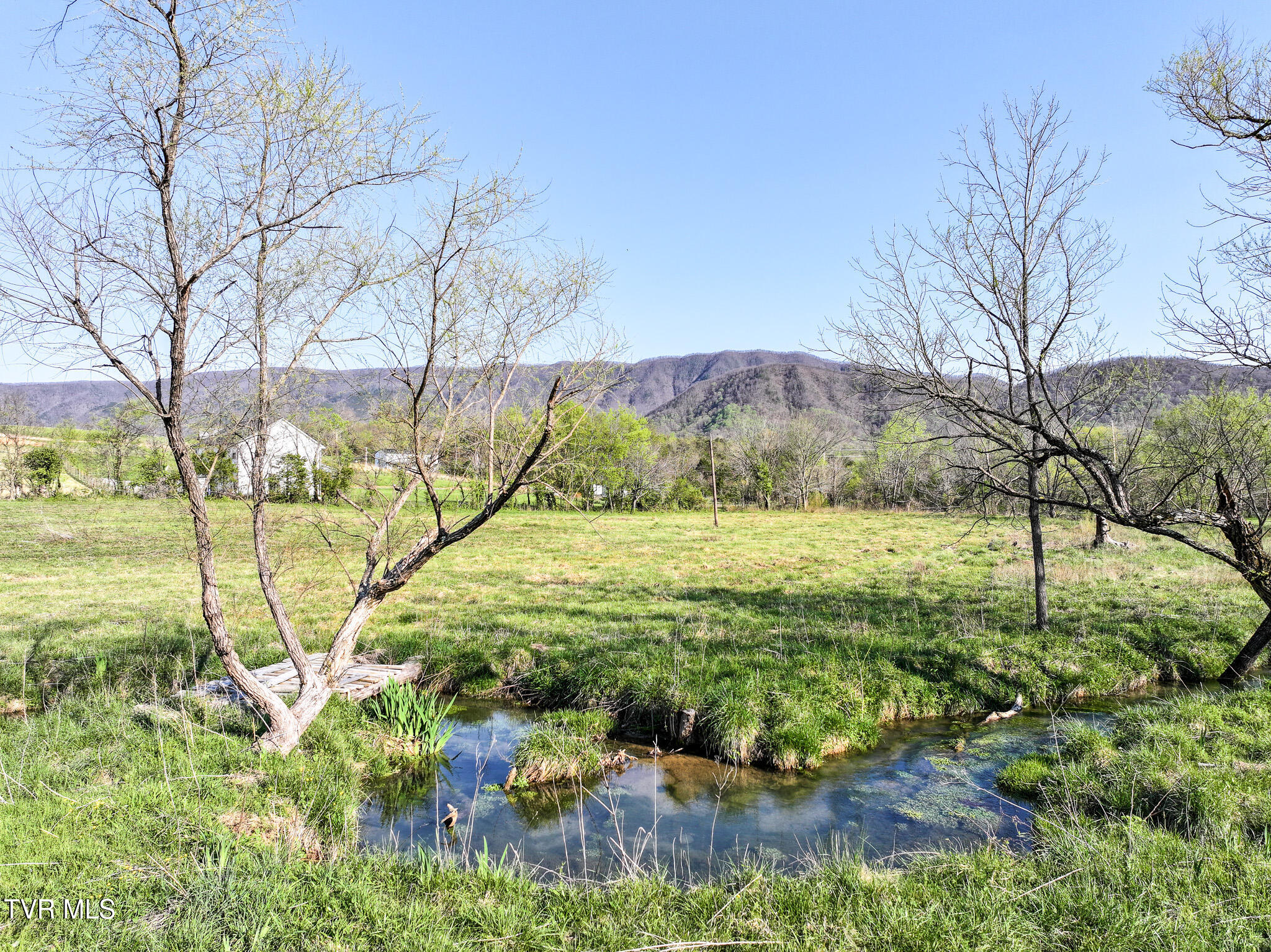 525 Kelley Gap Road Greeneville, TN 37743 - Photo 11 of 27 DJI_20260407162515_0631_D