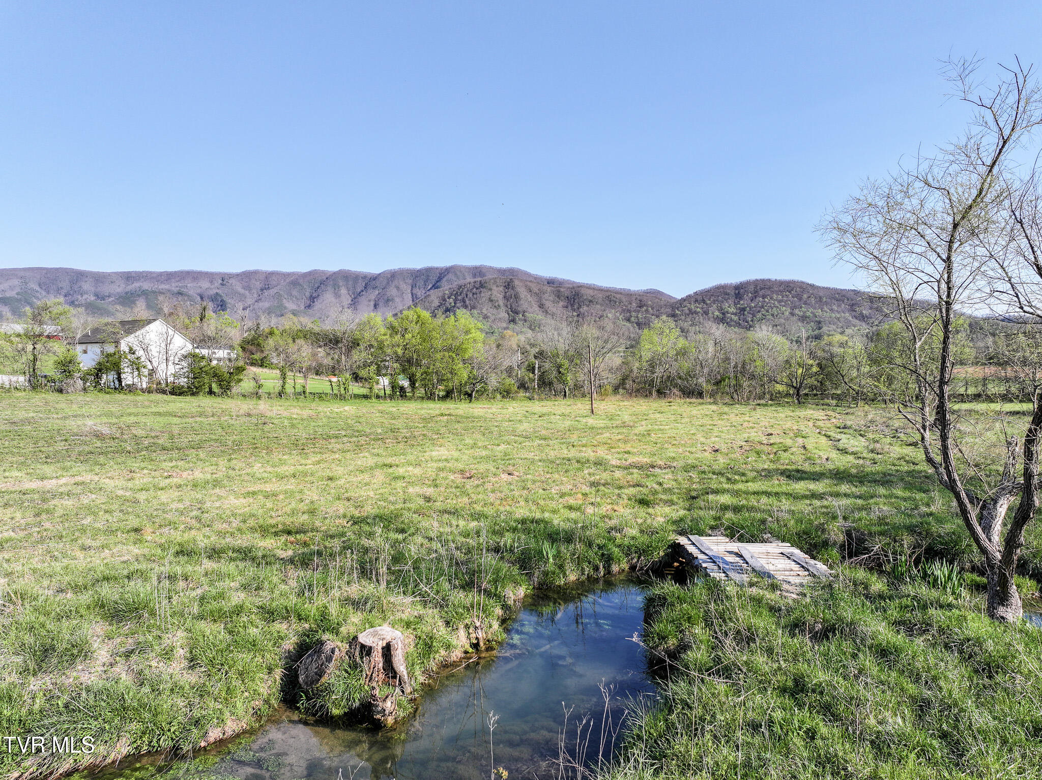 525 Kelley Gap Road Greeneville, TN 37743 - Photo 12 of 27 DJI_20260407162607_0634_D