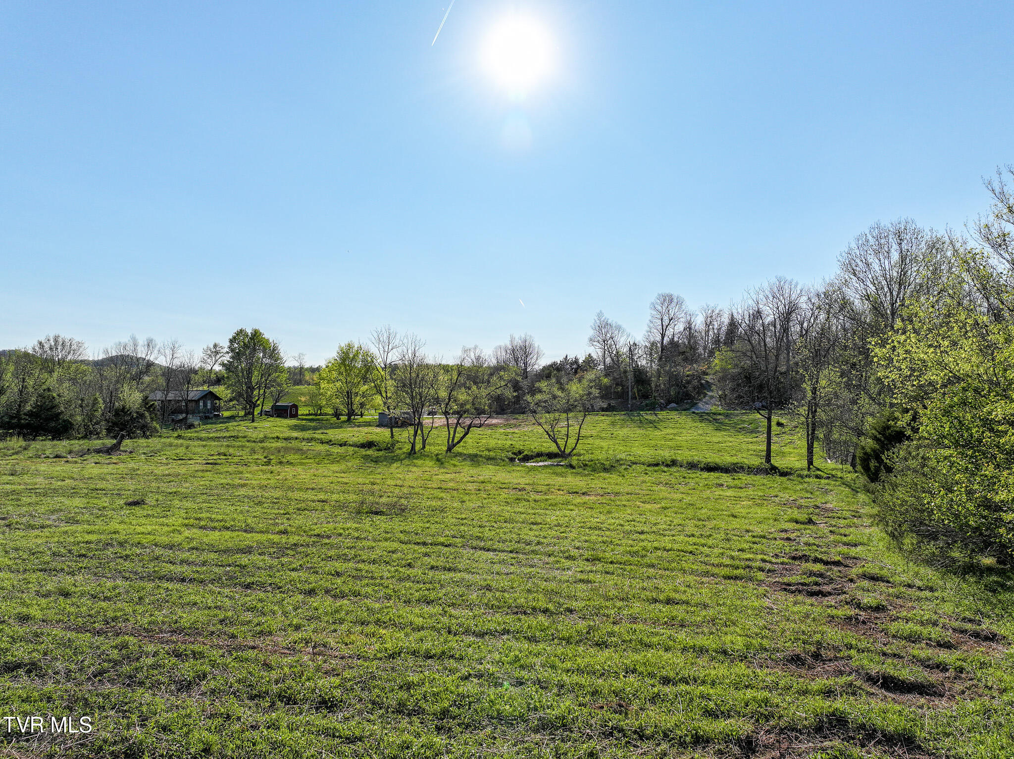 525 Kelley Gap Road Greeneville, TN 37743 - Photo 15 of 27 DJI_20260407162656_0638_D