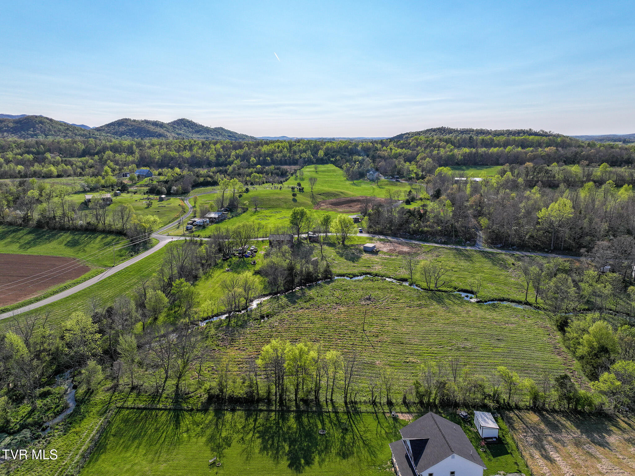 525 Kelley Gap Road Greeneville, TN 37743 - Photo 17 of 27 DJI_20260407162731_0640_D