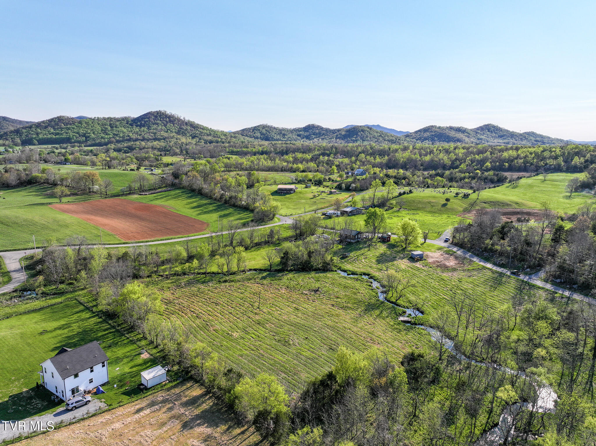 525 Kelley Gap Road Greeneville, TN 37743 - Photo 18 of 27 DJI_20260407162747_0641_D