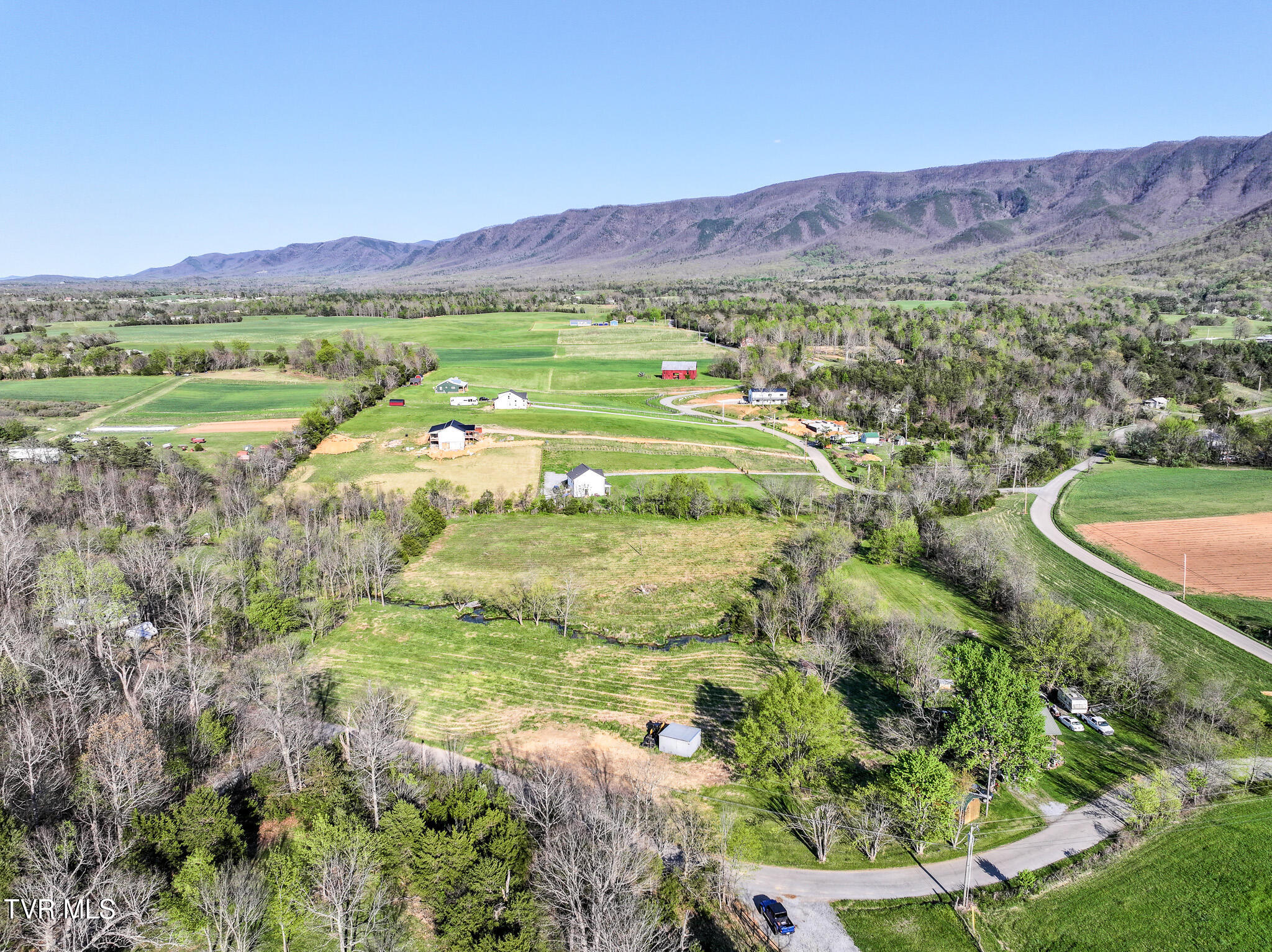 525 Kelley Gap Road Greeneville, TN 37743 - Photo 20 of 27 DJI_20260407162846_0643_D