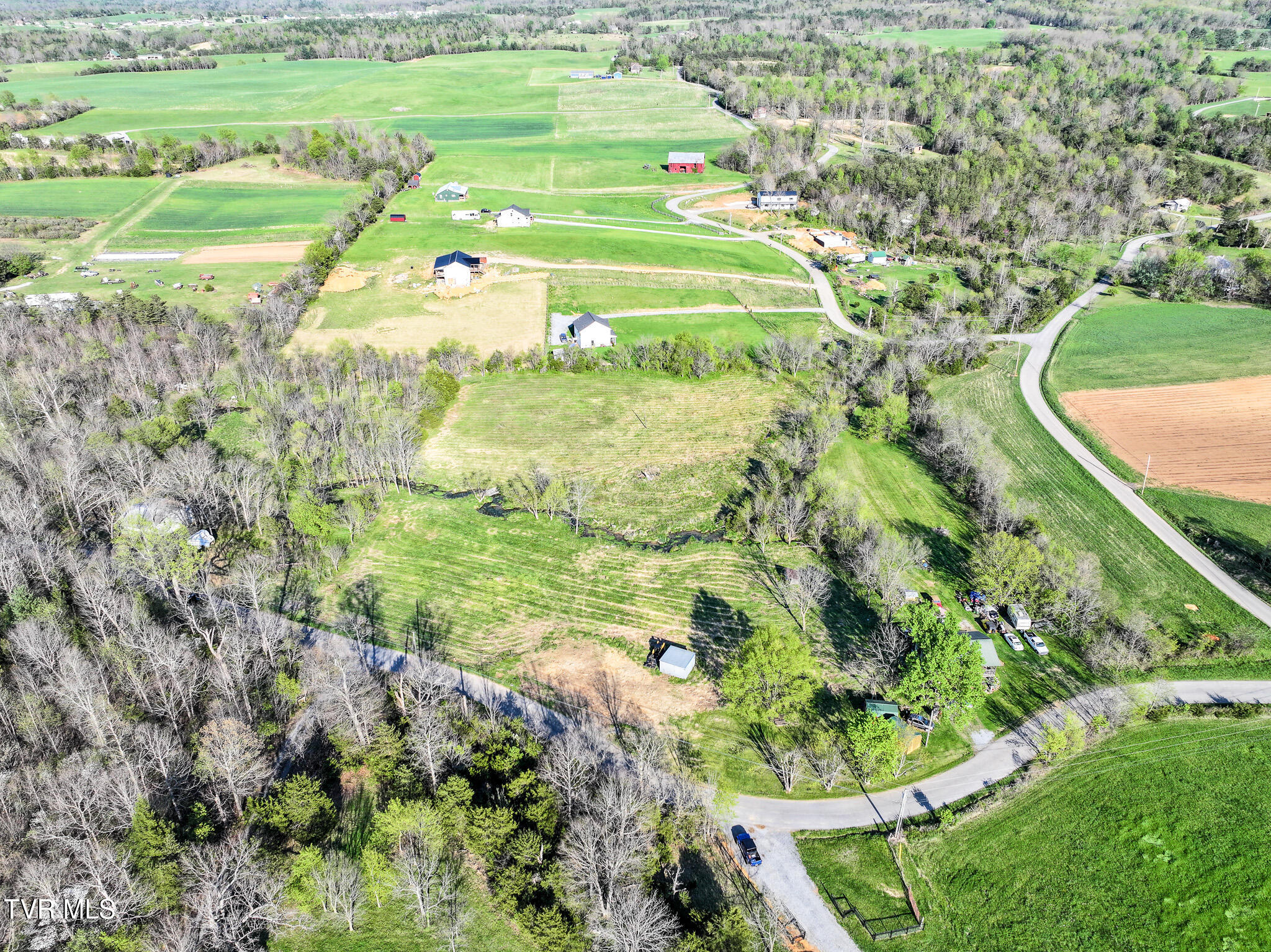 525 Kelley Gap Road Greeneville, TN 37743 - Photo 21 of 27 DJI_20260407162855_0644_D
