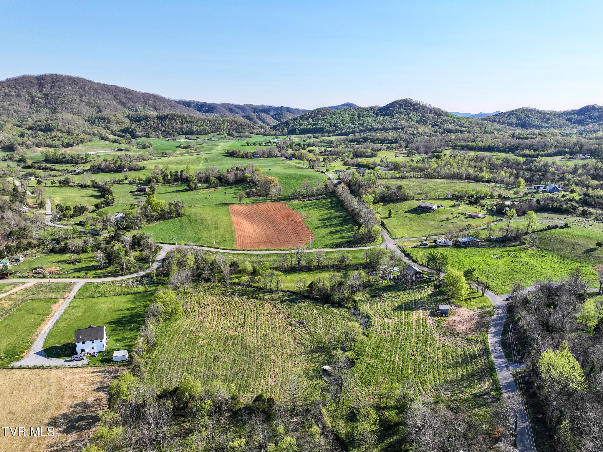 525 Kelley Gap Road Greeneville, TN 37743 - Photo 24 of 27 DJI_20260407163122_0651_D