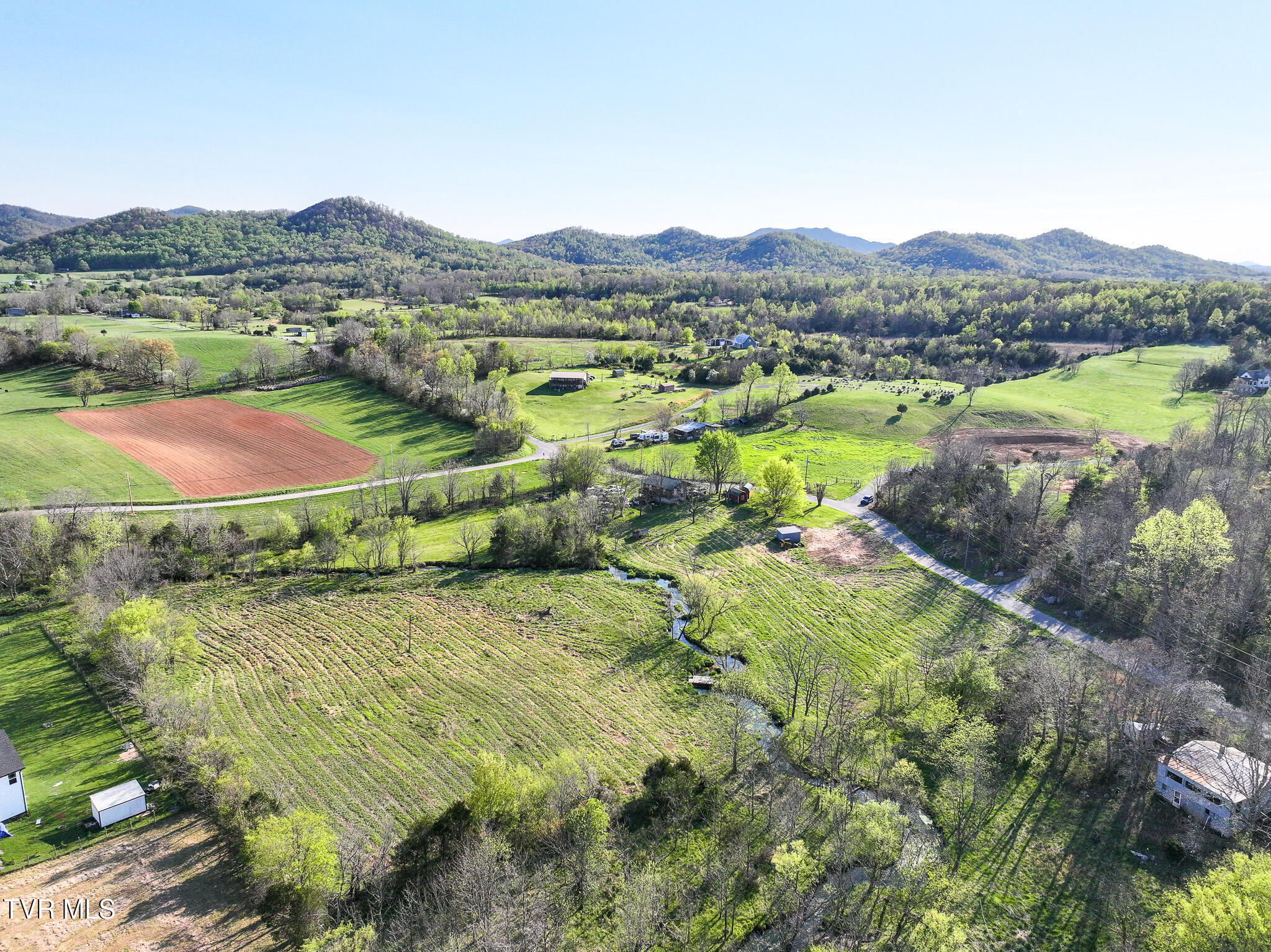 525 Kelley Gap Road Greeneville, TN 37743 - Photo 25 of 27 DJI_20260407163135_0652_D