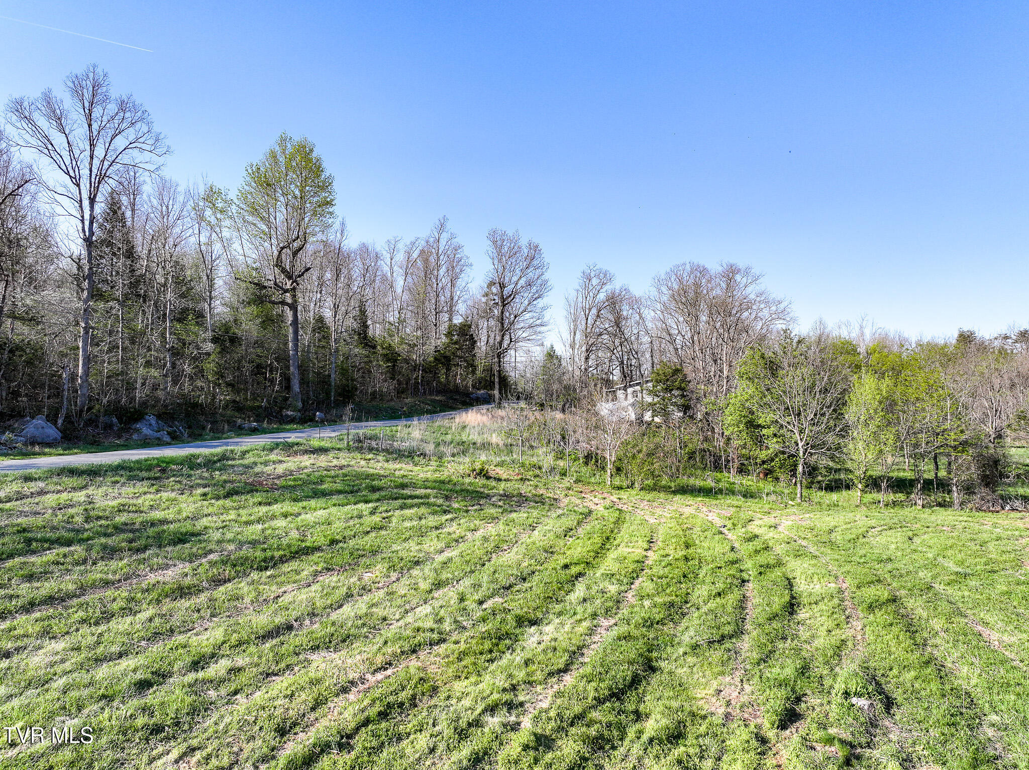 525 Kelley Gap Road Greeneville, TN 37743 - Photo 9 of 27 DJI_20260407162456_0629_D