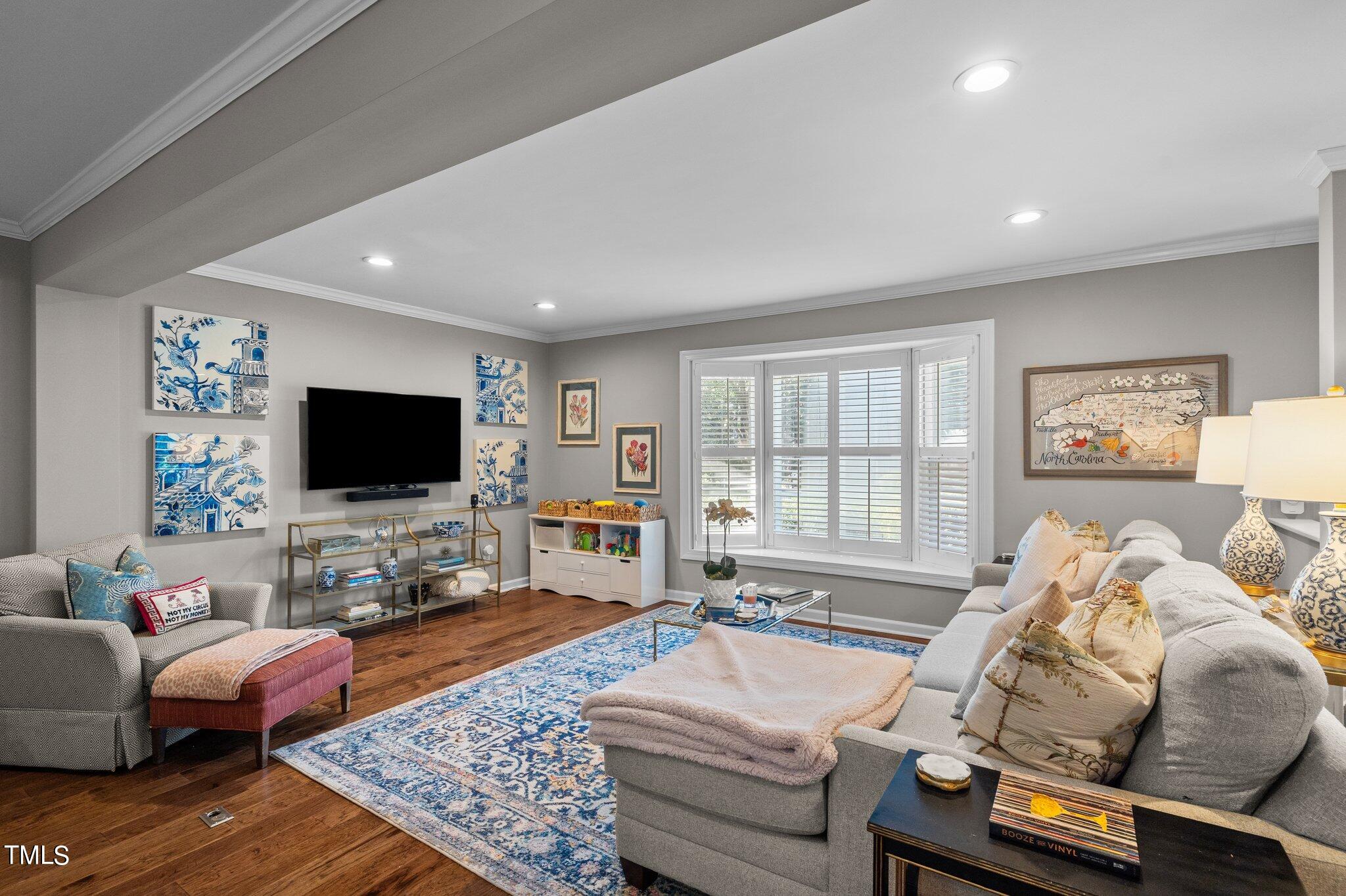 801 Purdue Street Raleigh, NC 27609 - Photo 5 of 40 26-web-or-mls-_NFP8041