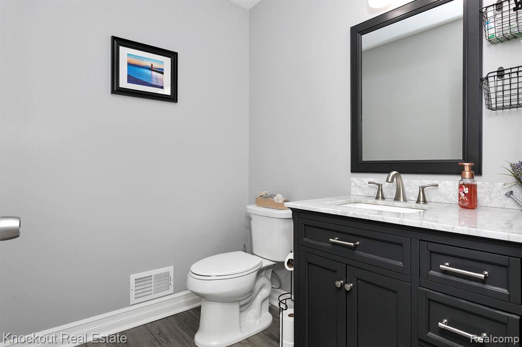 2250 Briar Ridge Wolverine Lake, MI 48390 - Photo 15 of 44