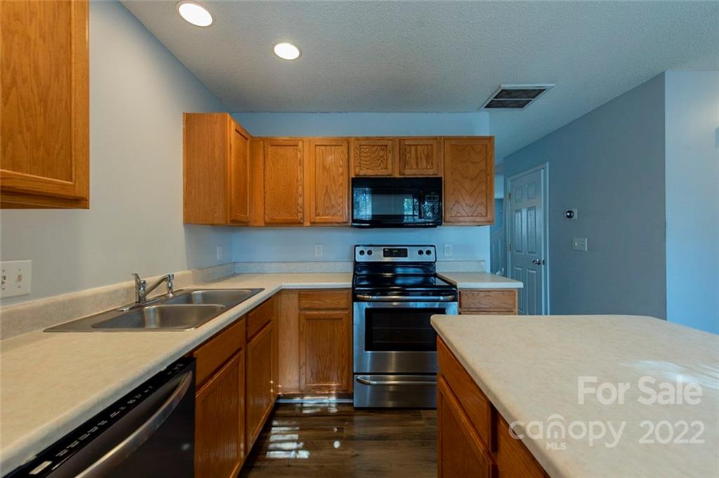 109 Rhett Court Fort Mill, SC 29715 - Photo 8 of 16 Gallery Image 8