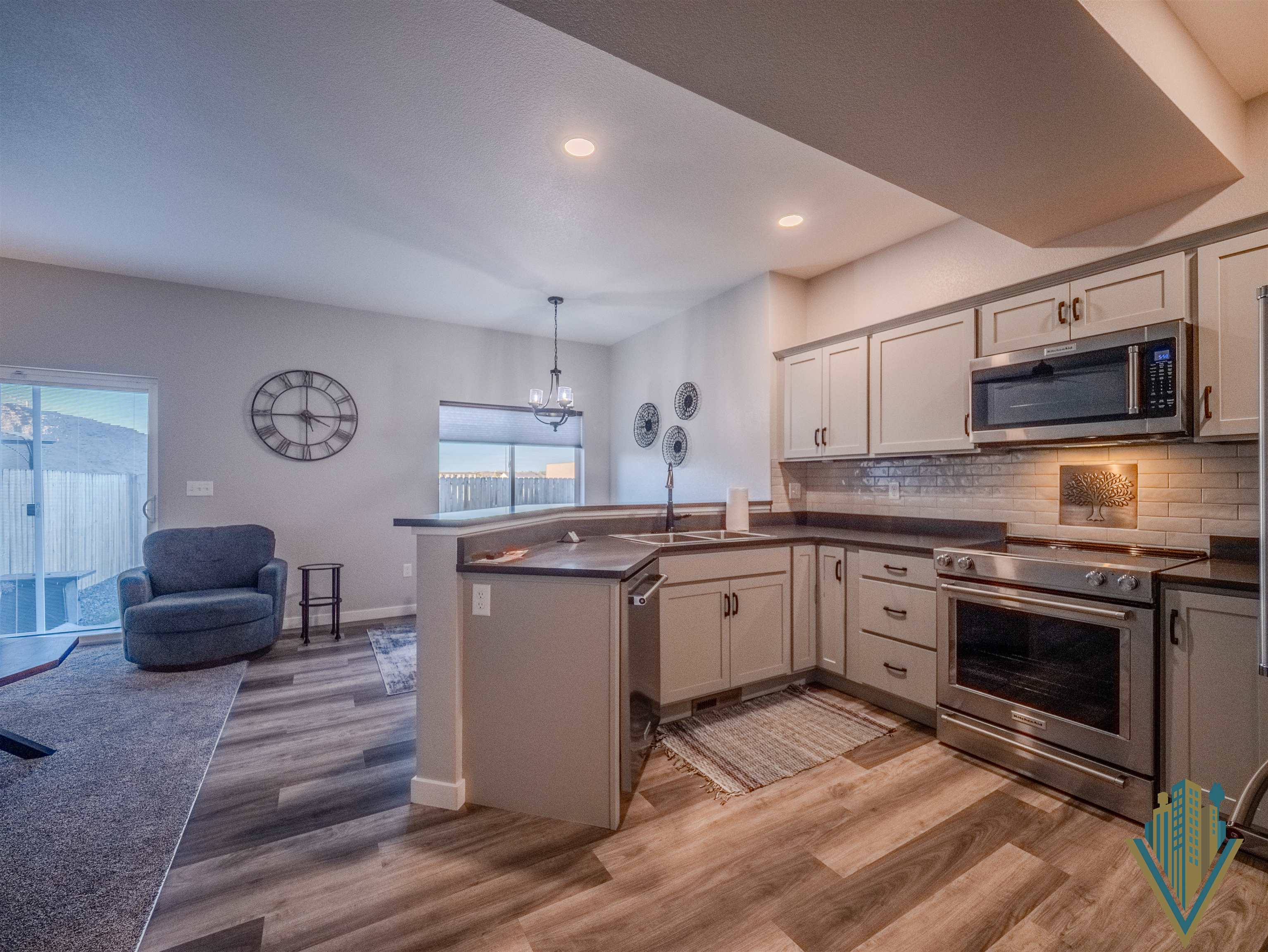 4590 Pontiac Street Mills, WY 82644 - Photo 5 of 20