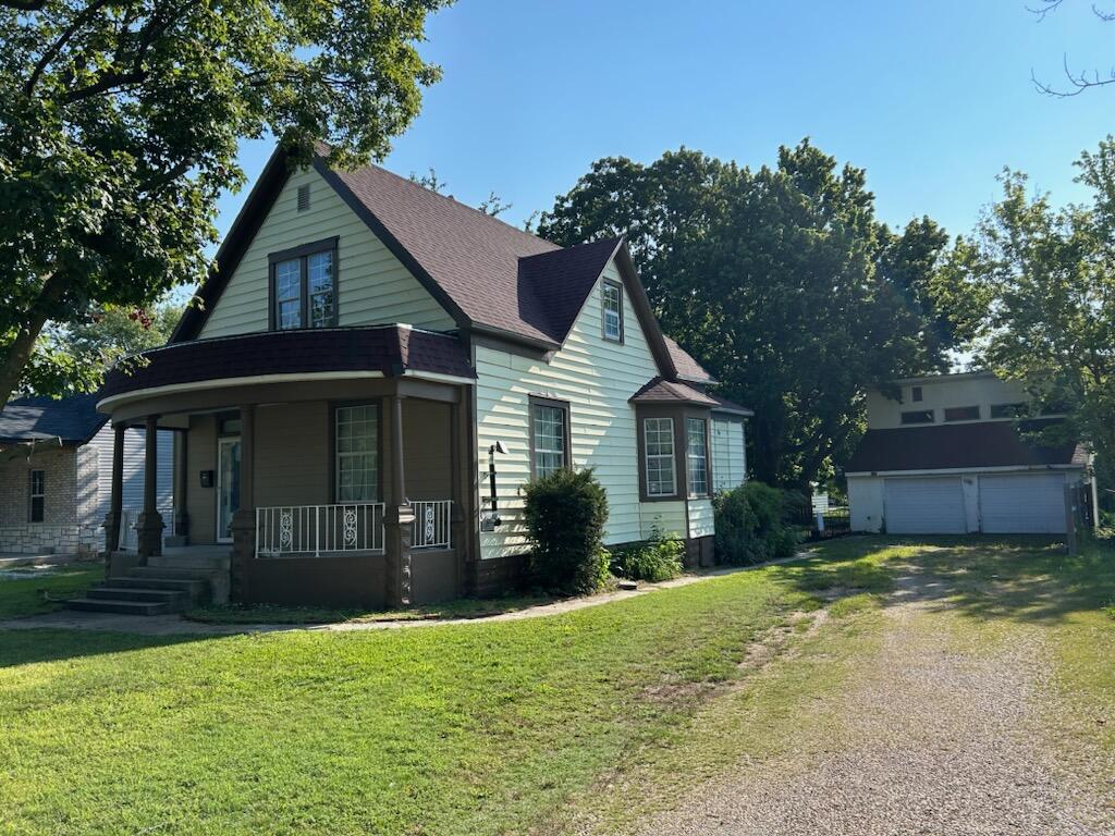 607 7th Street Monett, MO 65708 - Photo 1 of 1 IMG_4706