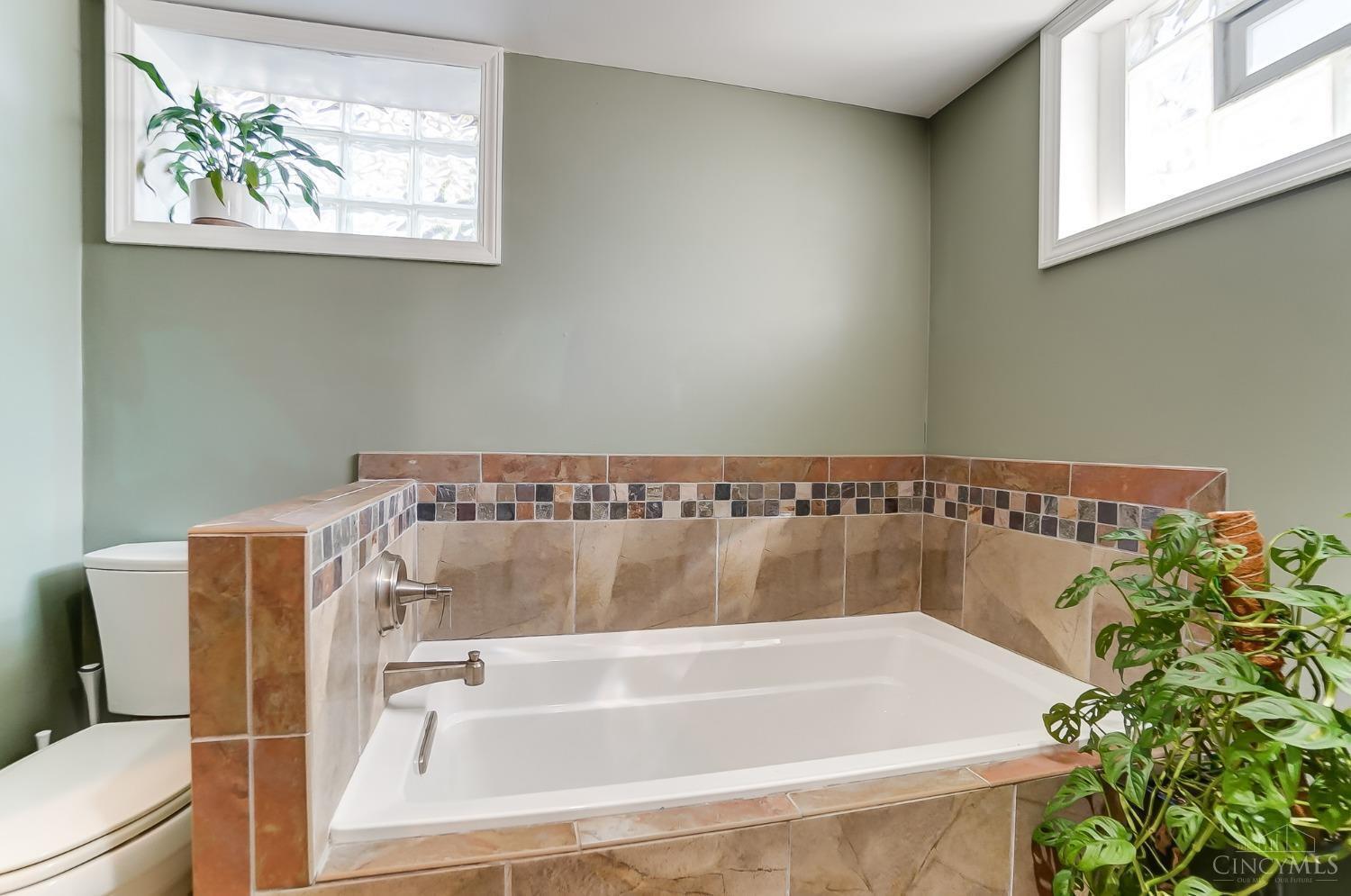 3619 Madison Road Cincinnati, OH 45209 - Photo 32 of 40