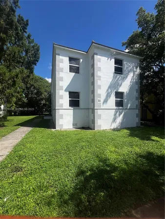 $2,300 | 11 Sidonia Avenue, Unit 1, Coral Gables, FL 33134
