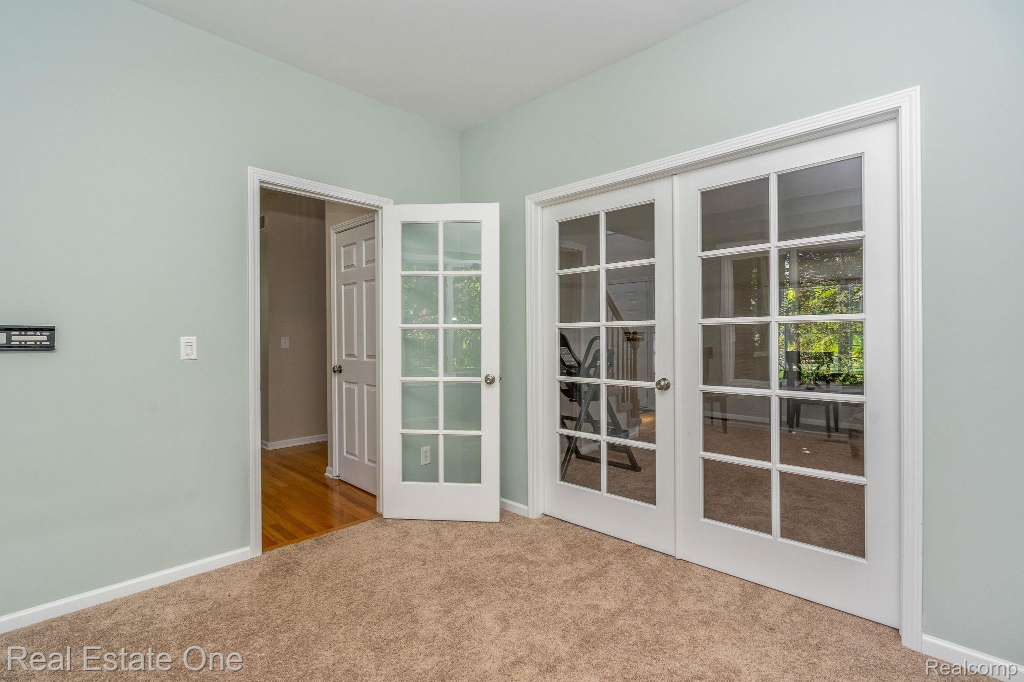 1143 Waycroft Lane Rochester, MI 48307 - Photo 27 of 54 Gallery Image 27