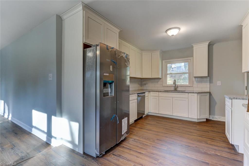 1211 Robin Road Eden, NC 27288 - Photo 6 of 21 Stainless appliances included