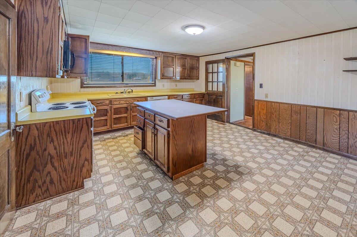 602 Moore Road Charleston, TN 37310 - Photo 19 of 36 19-602-Moore-Rd-20