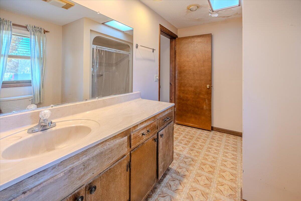 602 Moore Road Charleston, TN 37310 - Photo 31 of 36 32-602-Moore-Rd-33