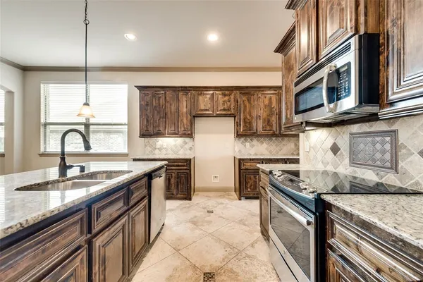 $2,300 | 778 Ruffian Way, Fate, TX 75087