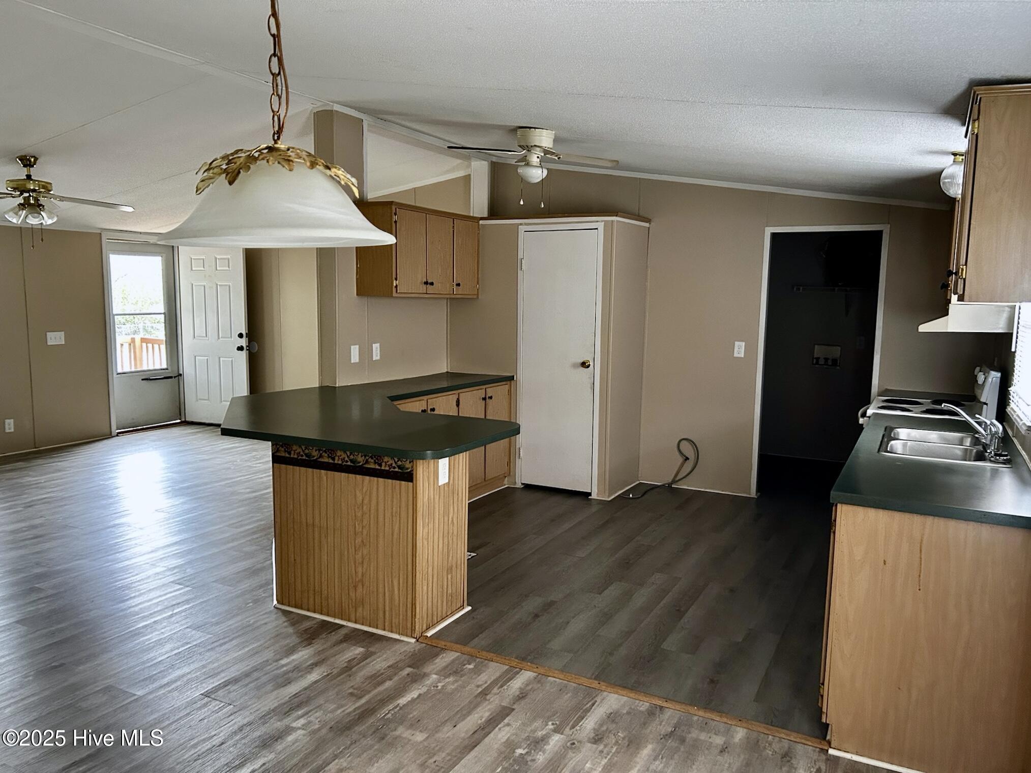 231 Church Street Rockingham, NC 28379 - Photo 8 of 20 family room/kitchen