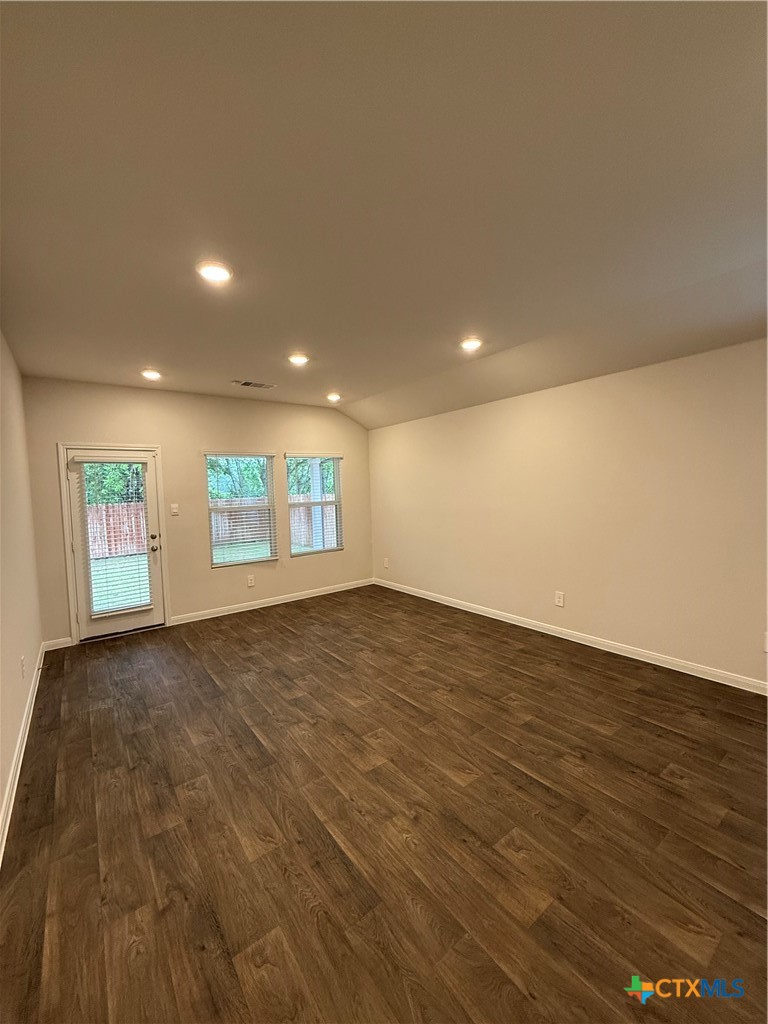 210 Addison Place Lockhart, TX 78644 - Photo 4 of 15