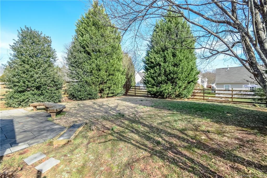 13422 Latta Gordon Road Huntersville, NC 28078 - Photo 22 of 24 a view of yard with tree in front of it