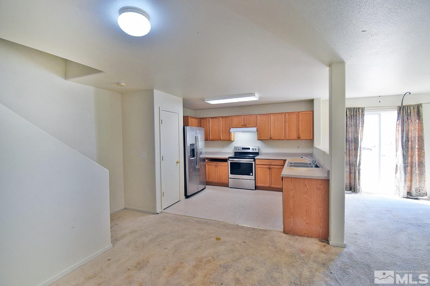 8675 Umber Sky Court Reno, NV 89506 - Photo 8 of 31 Photo 8