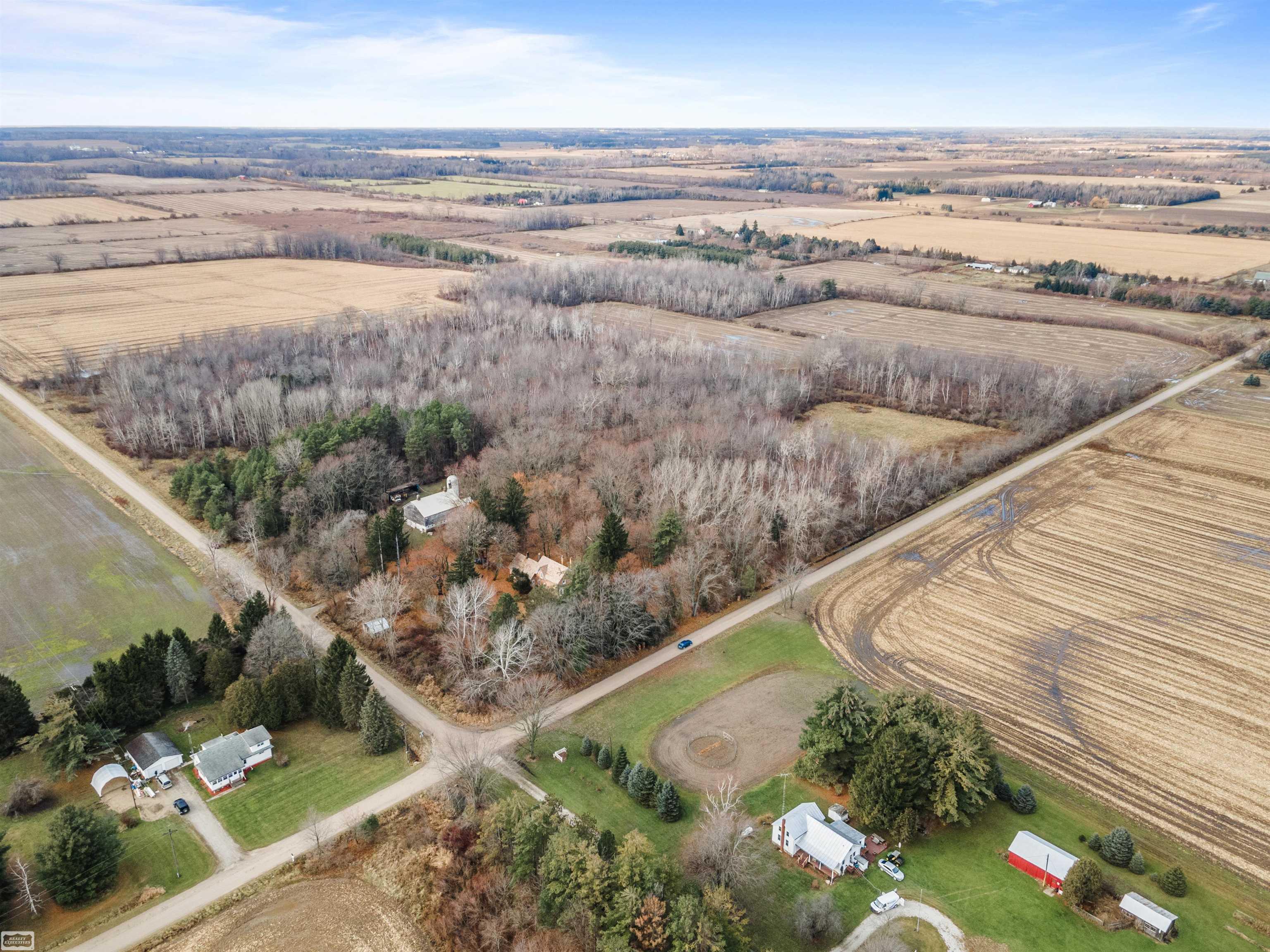 2230 Greening Road Applegate, MI 48401 - Photo 2 of 29 50129236-725480de-1ccc-4d85-81d3-c37c364ed178.JPG