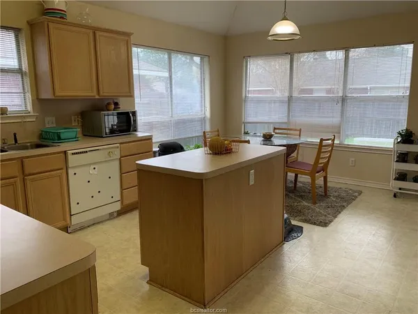 $1,850 | 2403 Carnation Court, College Station, TX 77840