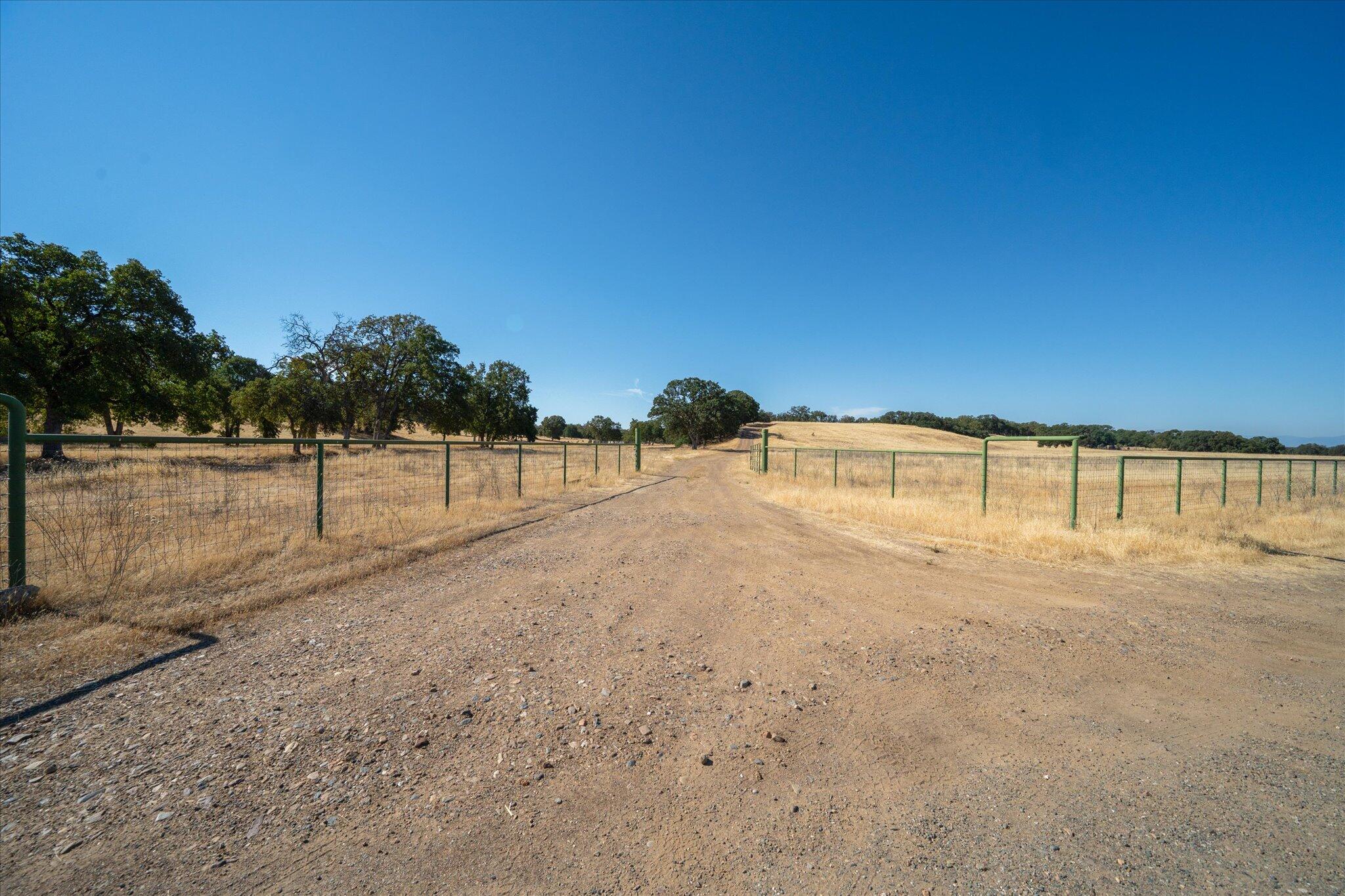 18600 Basler Road Cottonwood, CA 96022 - Photo 1 of 11 04-BiggerFlow Real Estate Media-4
