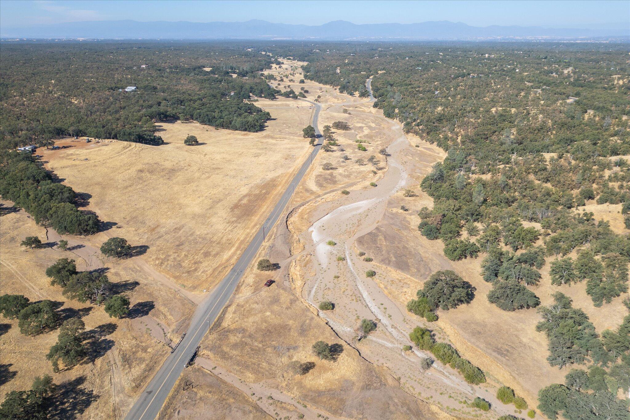 18600 Basler Road Cottonwood, CA 96022 - Photo 4 of 11 10-BiggerFlow Real Estate Media-10