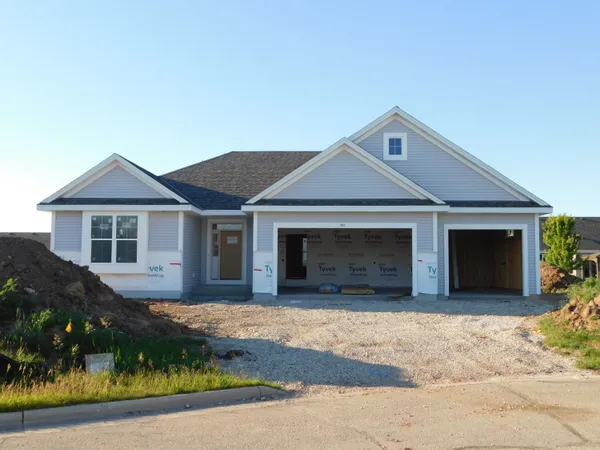 $499,990 | 962 Horseshoe Court, Belgium, WI 53004