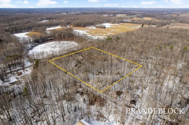 $425,000 | 14300 Tisdel Avenue Northeast, Cedar Springs, MI 49319