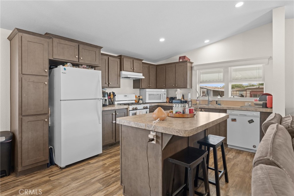 32900 Riverside Drive, Unit 53 Lake Elsinore, CA 92530 - Photo 12 of 34