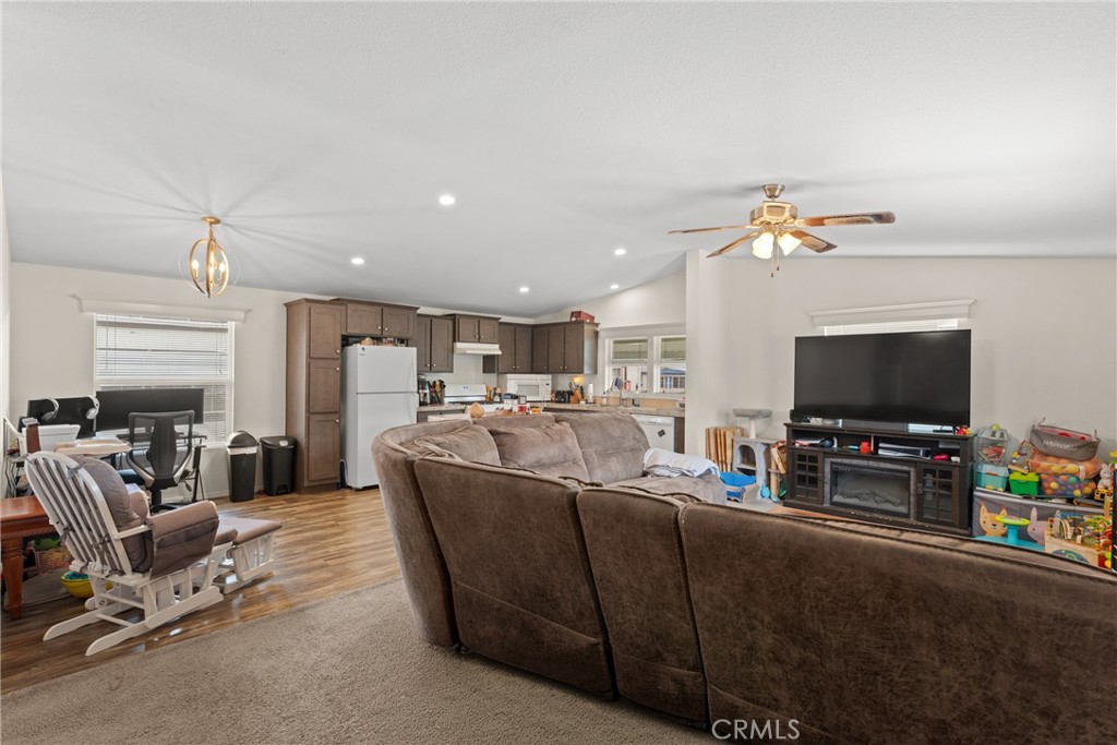 32900 Riverside Drive, Unit 53 Lake Elsinore, CA 92530 - Photo 6 of 34