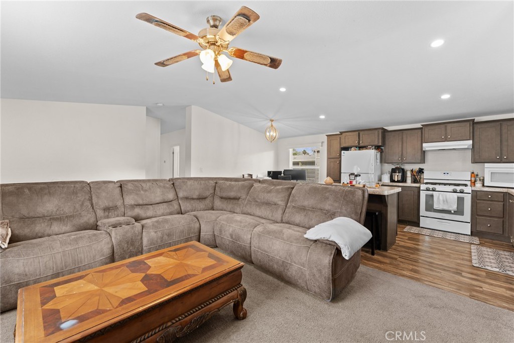 32900 Riverside Drive, Unit 53 Lake Elsinore, CA 92530 - Photo 8 of 34